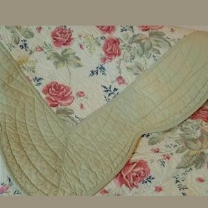 Vintage Rose quilt coverlet 60 x 50 reversible